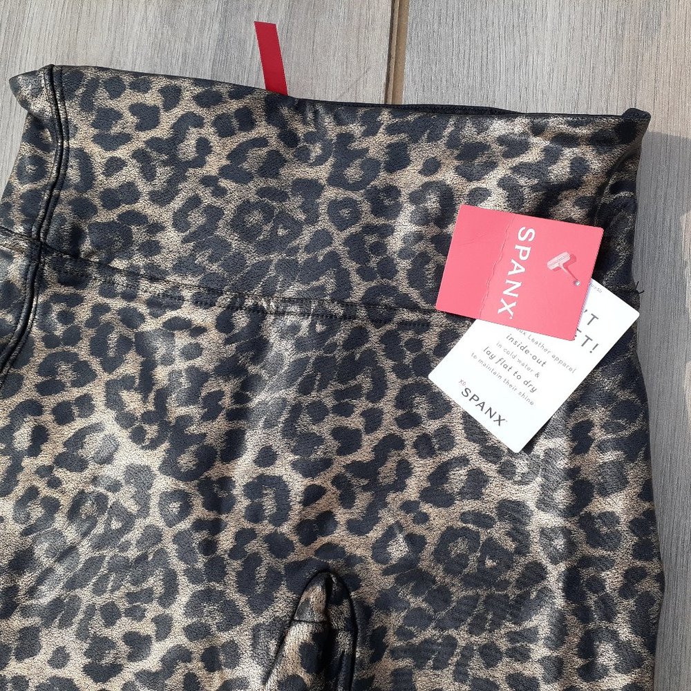 SPANX Leopard Leggings NWT xs